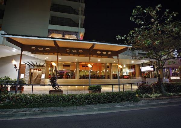 松明が灯され素敵な概観