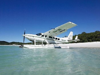 ホワイトヘブンビーチに着水