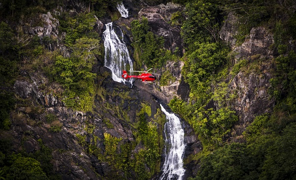 ヘリコプター60分遊覧飛行 2大世界遺産グレートバリアリーフ＆熱帯雨林デラックスプラン（ケアンズ発着）