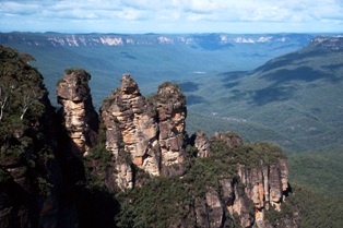 定番の奇岩スリーシスターズ