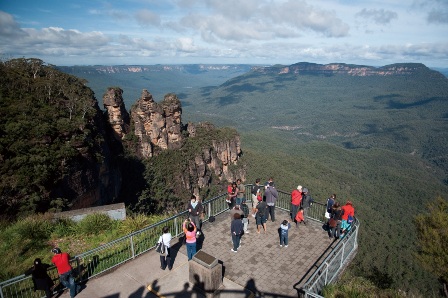 定番エコーポイントで奇岩スリシスターズ見学
