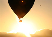 ご来光を上空から眺める