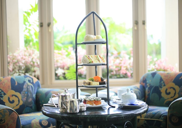 豪華アフタヌーンティー