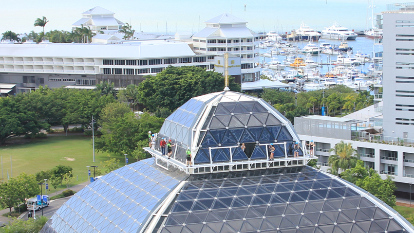 ドーム・クライムで市内一望！