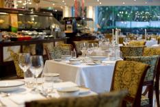 ヴェルサーチで高級シーフード ビュッフェ IL BAROCCO イル バロッコ(金~日曜日)(Palazzo Versace内 )【アーリーバードプラン17:30~19:00】