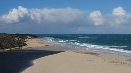 インド洋とモアーリバー の出会い