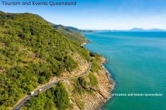 ケアンズ市内からの送迎付き!ワイルドライフハビタット動物園入園チケット+ポートダグラス市内散策