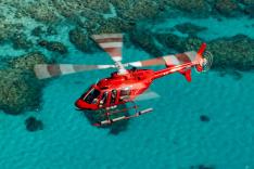 ヘリコプター30分遊覧飛行 世界遺産グレートバリアリーフ上空（ケアンズ発着）